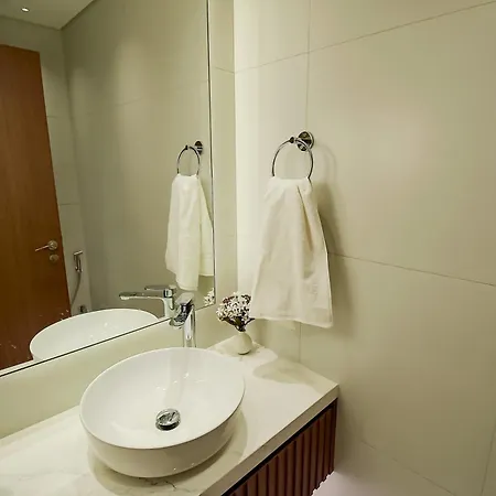 Luxury Escapes - Spacious 3Br Plus Maids Apt Lake View Dubai Exterior photo